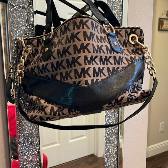 Michael Kors Black and Brown Shoulder Bag with Gold-Tone Accents - Picture 1 of 4